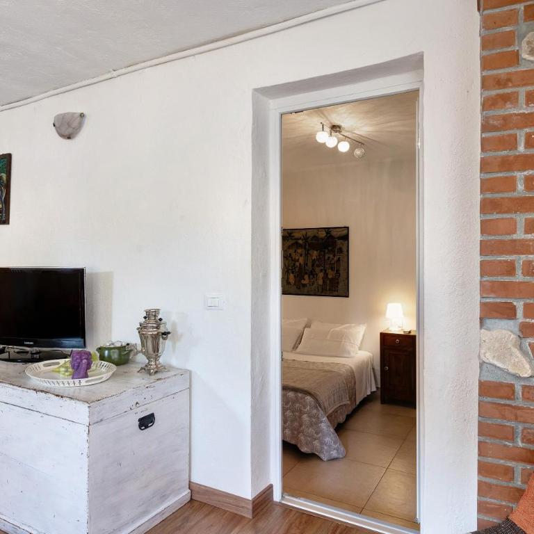 Les Amis di Peschiera - Appartamento Deluxe con 2 Camere da Letto e Vista Giardino - 11
