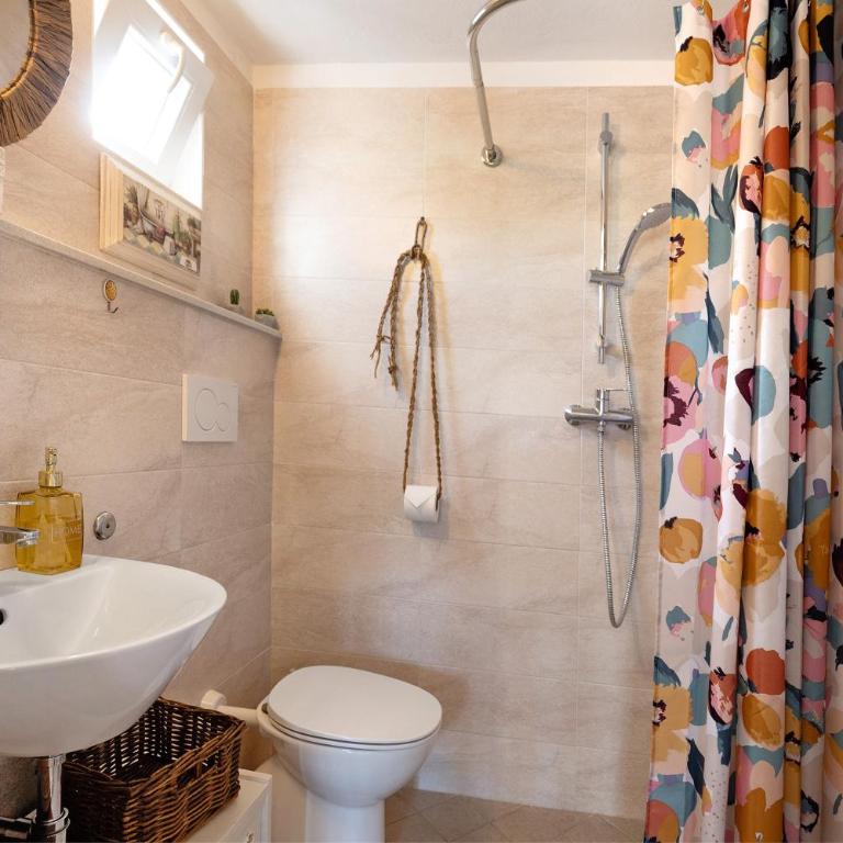 Les Amis di Peschiera - Appartamento Deluxe con 2 Camere da Letto e Vista Giardino - 16