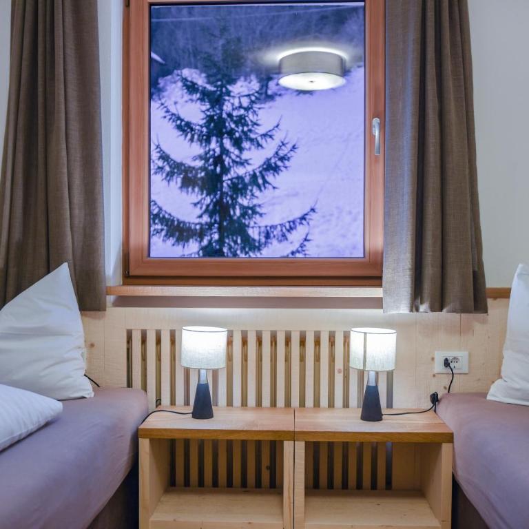 Apt Emil - Haus Kostner - Deluxe Apartment mit Balkon und 2 Schlafzimmern - 3