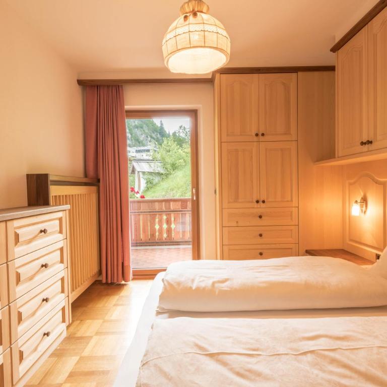 Apt Emil - Haus Kostner - Deluxe Apartment mit Balkon und 2 Schlafzimmern - 2