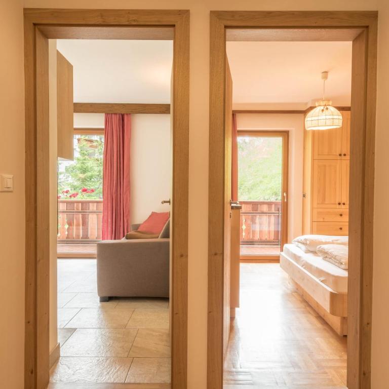 Apt Emil - Haus Kostner - Deluxe Apartment mit Balkon und 2 Schlafzimmern - 5