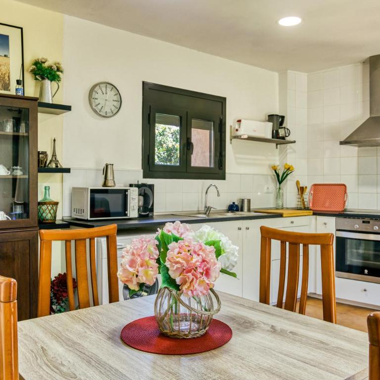 Can Gori - Two-Bedroom Deluxe Apartment with Garden View - 2