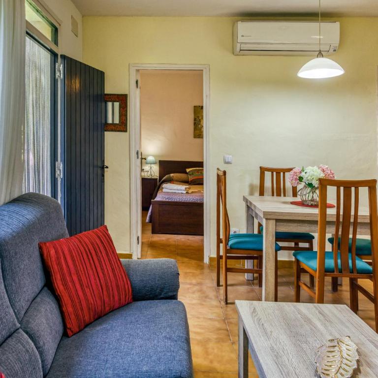 Can Gori - Two-Bedroom Deluxe Apartment with Garden View - 10