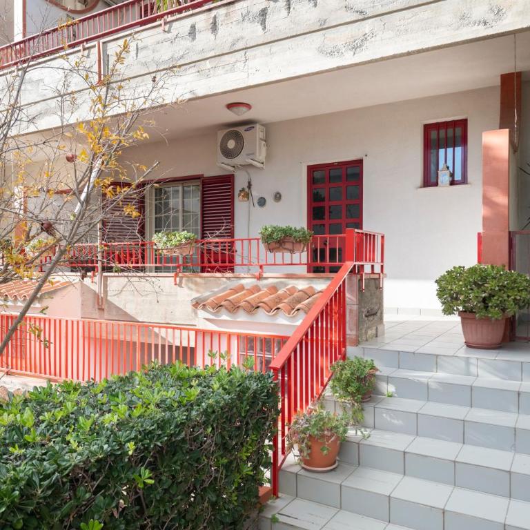 Gmg - Mondello House - Two-Bedroom House - 1