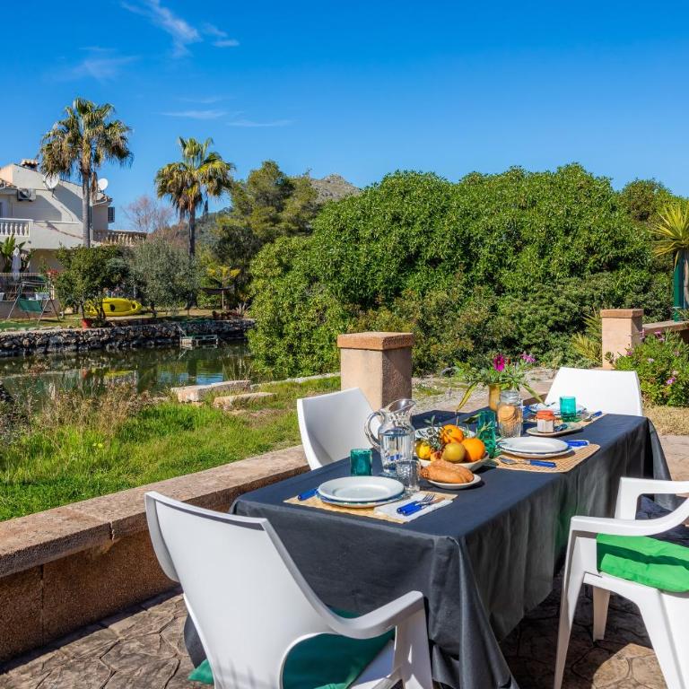 Alcudia House - Three-Bedroom Premium Apartment with Balcony - 3