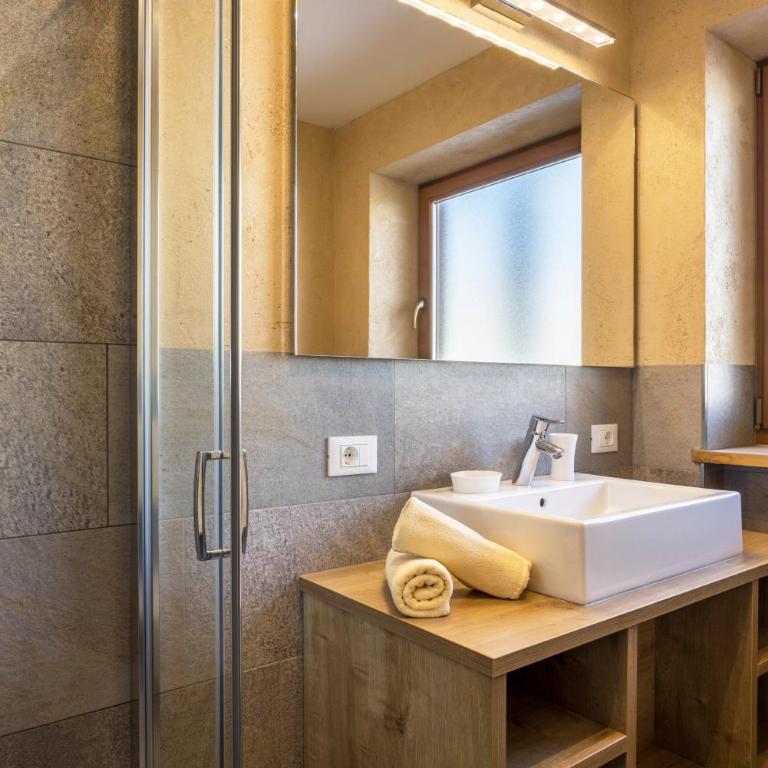 Rosalpina Apt 4 - Appartamento Deluxe con 2 Camere da Letto e Balcone - 19