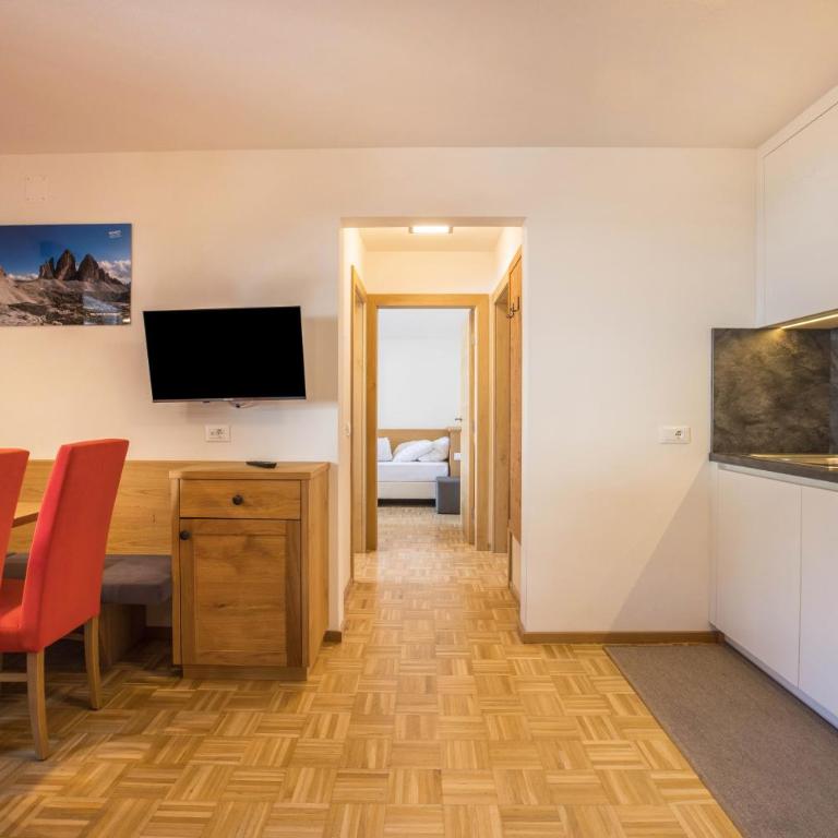 Rosalpina Apt 4 - Appartamento Deluxe con 2 Camere da Letto e Balcone - 9