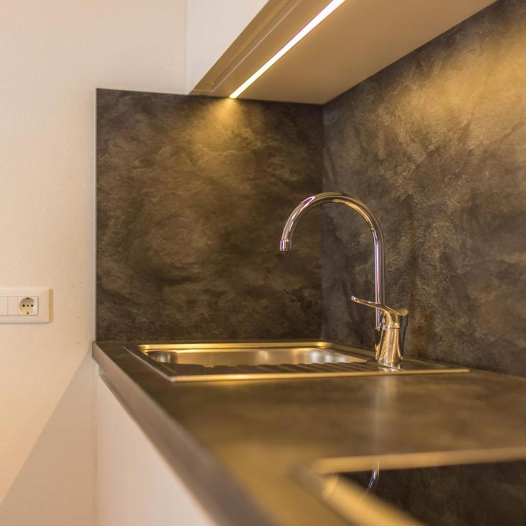 Rosalpina Apt 4 - Appartamento Deluxe con 2 Camere da Letto e Balcone - 5