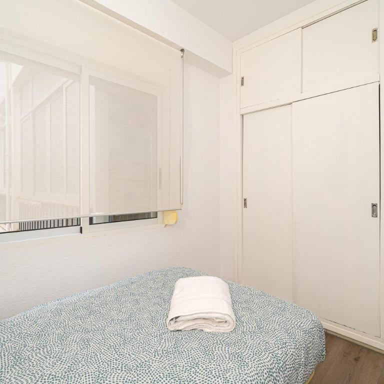 Ideal en Villajoyosa - Three-Bedroom Premium Apartment with Balcony - 25