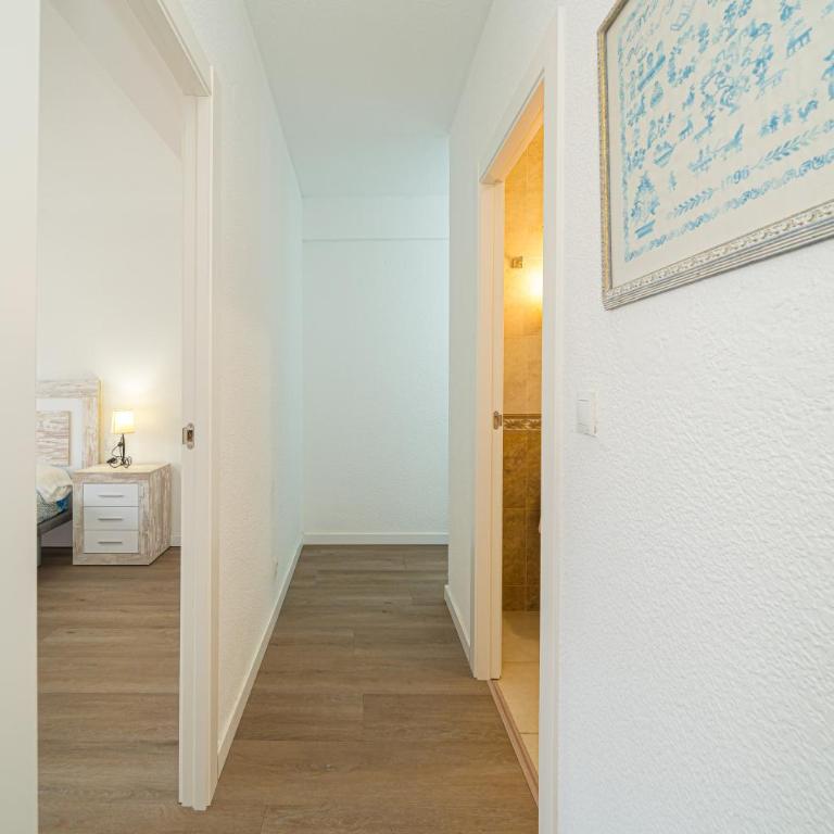 Ideal en Villajoyosa - Three-Bedroom Premium Apartment with Balcony - 14