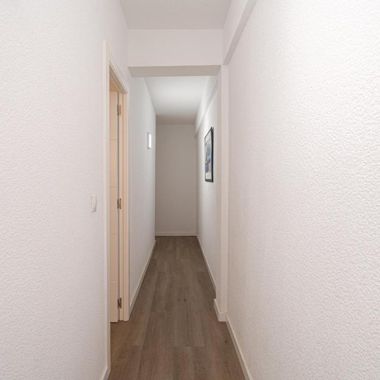 Ideal en Villajoyosa - Three-Bedroom Premium Apartment with Balcony - 26