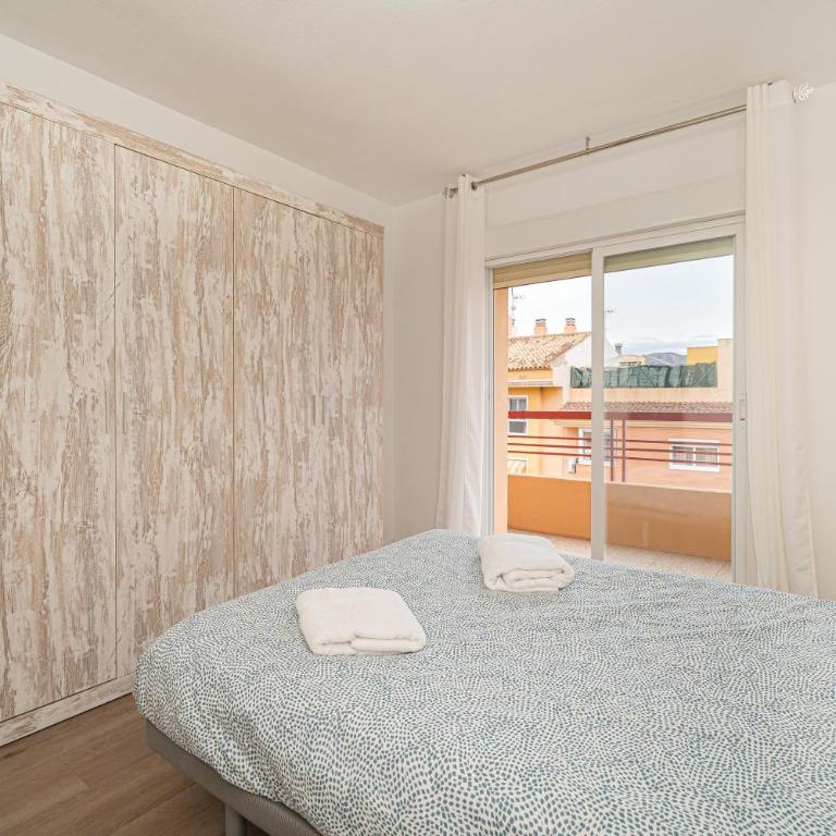 Ideal en Villajoyosa - Three-Bedroom Premium Apartment with Balcony - 11