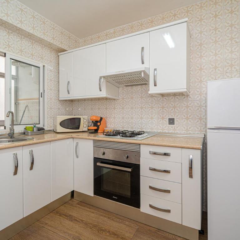 Ideal en Villajoyosa - Three-Bedroom Premium Apartment with Balcony - 6