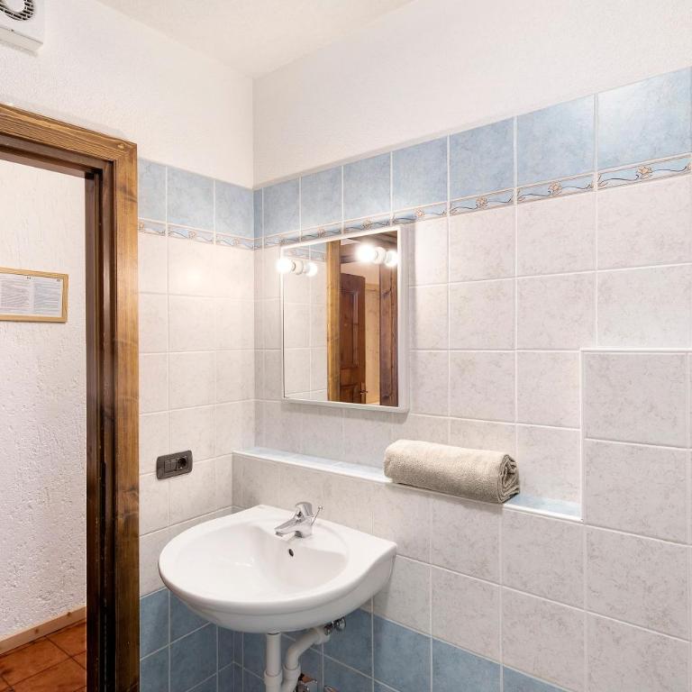 Residence Attila Giardino - Appartamento Deluxe con 2 Camere da Letto e Vista Giardino - 17