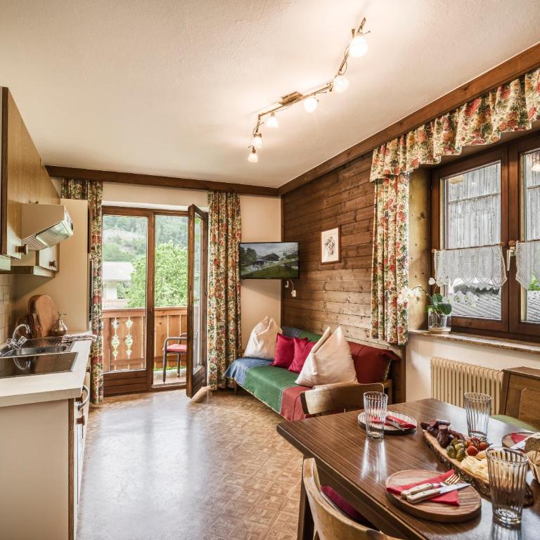 Wolfbachgut - Ferienwohnung 1 - Deluxe-Apartment mit 2 Schlafzimmern und Gartenblick - 3