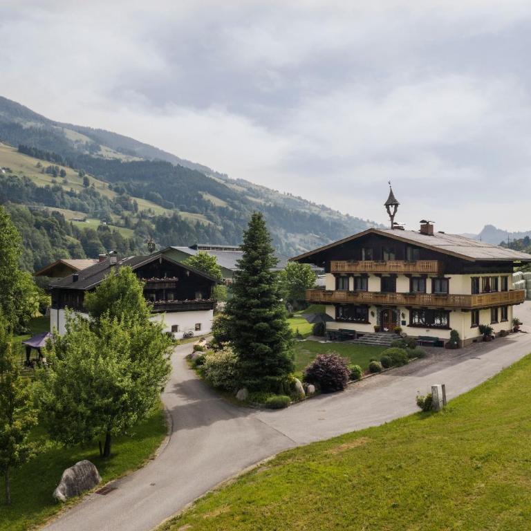 Wolfbachgut - Ferienwohnung 1 - Deluxe-Apartment mit 2 Schlafzimmern und Gartenblick - 12