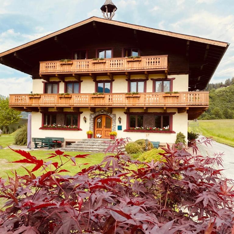 Wolfbachgut - Ferienwohnung 1 - Deluxe-Apartment mit 2 Schlafzimmern und Gartenblick - 11