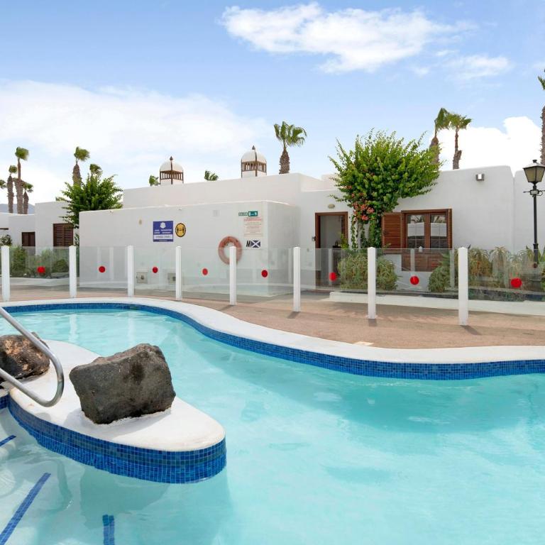 Puerto Chico M - Two-Bedroom Deluxe Apartment with Ocean View - 1