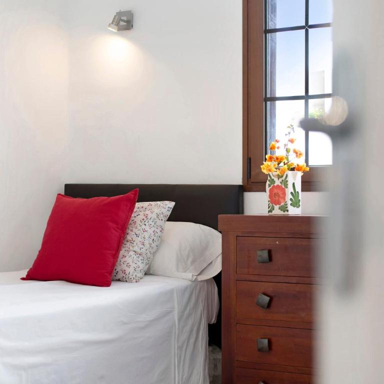 Puerto Chico M - Two-Bedroom Deluxe Apartment with Ocean View - 19