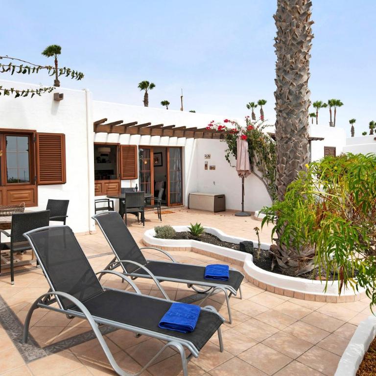 Puerto Chico M - Two-Bedroom Deluxe Apartment with Ocean View - 2