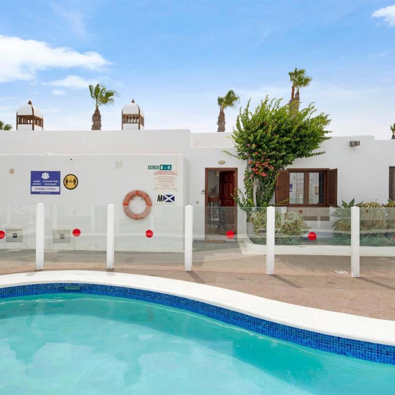 Puerto Chico M - Two-Bedroom Deluxe Apartment with Ocean View - 5