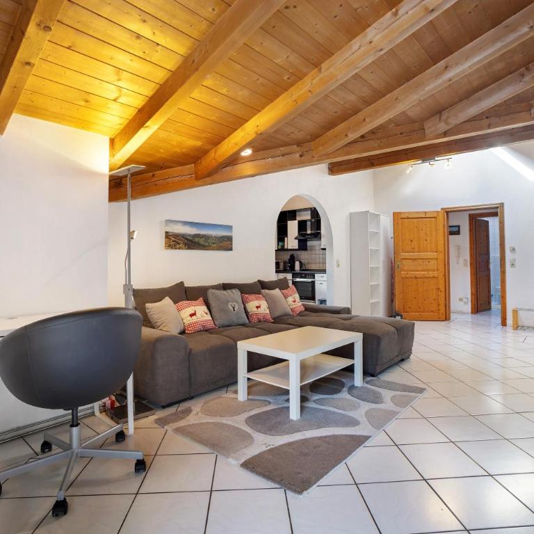Schnitzer Ferienwohnung - Superior Apartment mit 1 Schlafzimmer und Balkon - 2