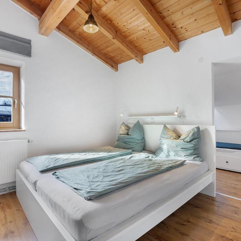Schnitzer Ferienwohnung - Superior Apartment mit 1 Schlafzimmer und Balkon - 12