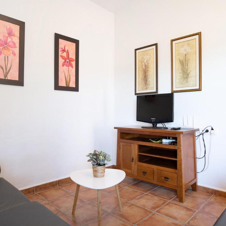 Casa Juan Solo Familias - Habitación Cuádruple con ducha - 5