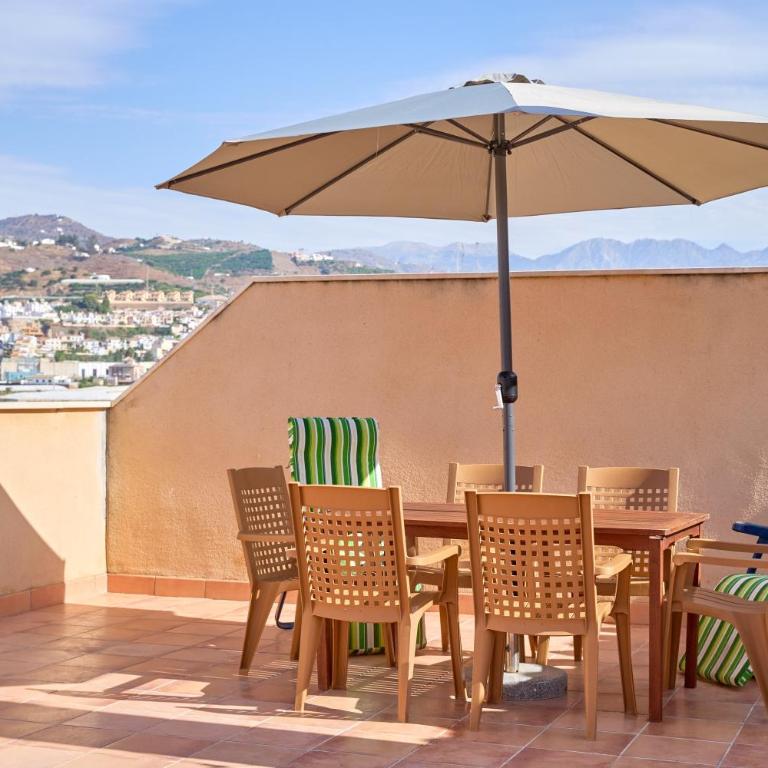 Ático en Torrox costa - Apartamento de 3 dormitorios con vistas a las montañas - 1