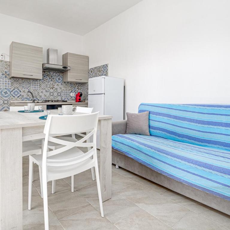 Brezza Marina Apartment- Garden - Appartamento Deluxe con 2 Camere da Letto e Vista Giardino - 4