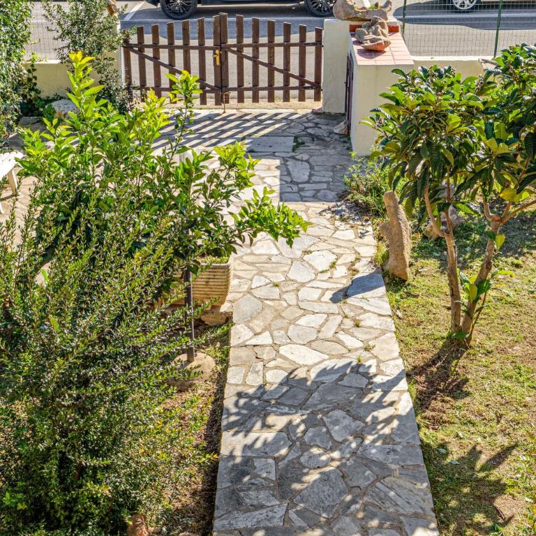 Brezza Marina Apartment- Garden - Appartamento Deluxe con 2 Camere da Letto e Vista Giardino - 19