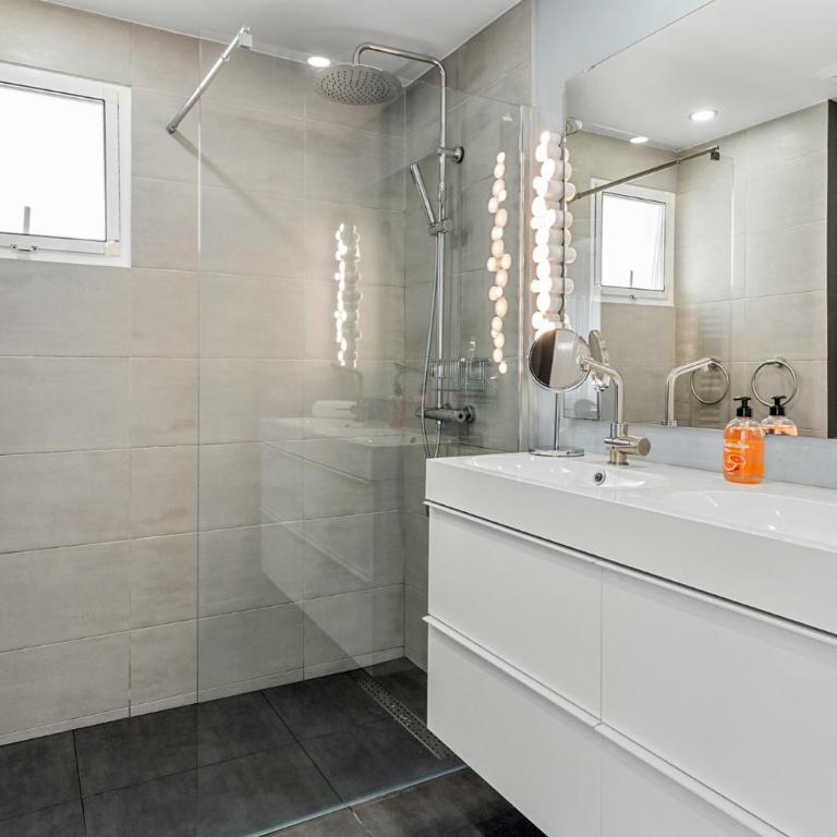 Cornisa A228 - Apartamento Deluxe de 2 dormitorios con vistas al mar - 10