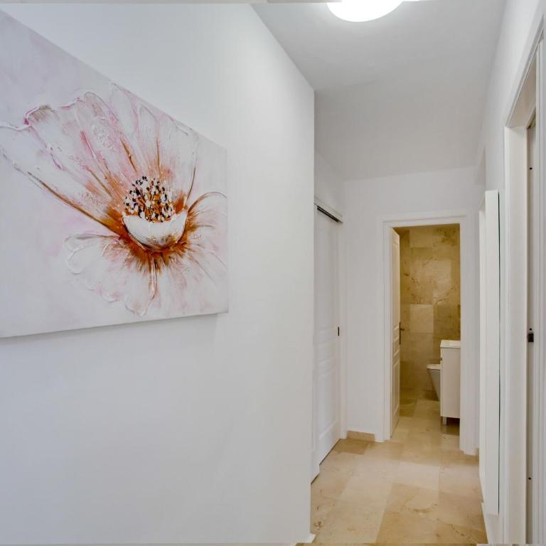 Marysol - Two-Bedroom Deluxe Apartment with Garden View - 18