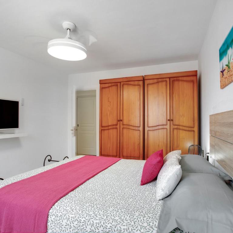 Marysol - Two-Bedroom Deluxe Apartment with Garden View - 10