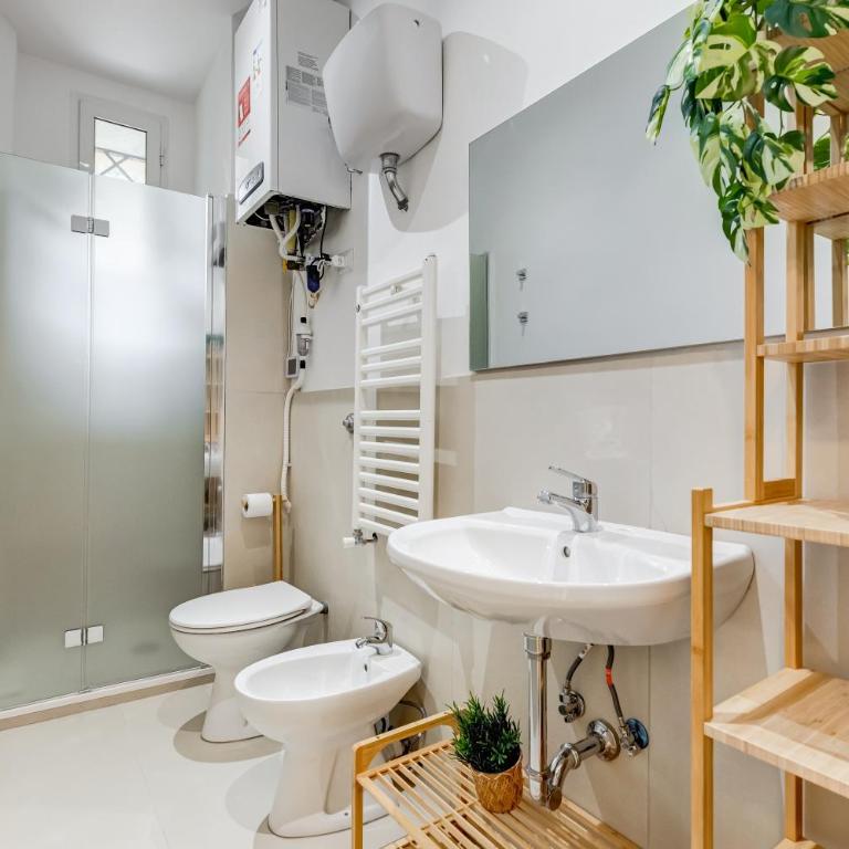 Luxury 4BR Apartment Newly Renovated, 2 Bathrooms, Smart Tv - Appartamento Deluxe con 4 Camere da Letto - 14