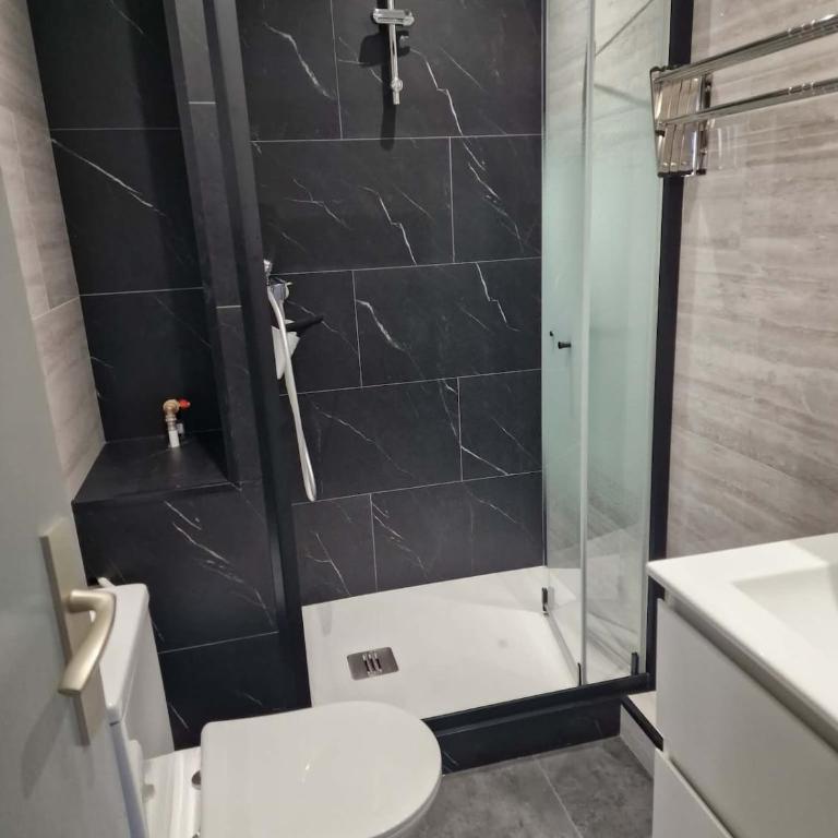 Appartement entièrement rénové proche plage Maillol - Maison 3 Chambres - 2