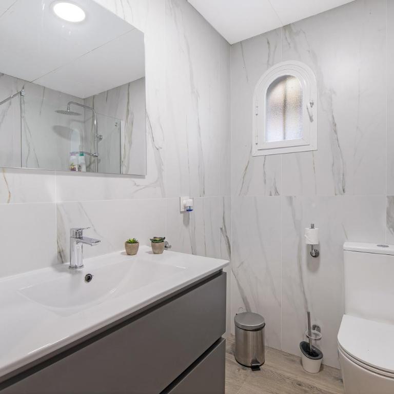Pueblo Marinero para grupos 6pax - Apartamento Deluxe de 2 dormitorios con vistas al jardín - 26