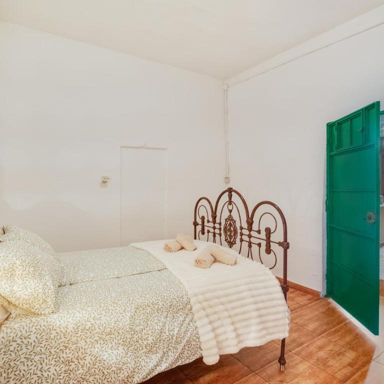 La Casita Cueva Don Carmelo - Three-Bedroom House - 18