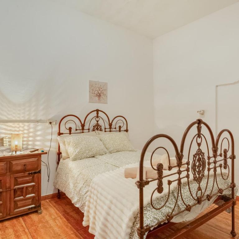 La Casita Cueva Don Carmelo - Three-Bedroom House - 14