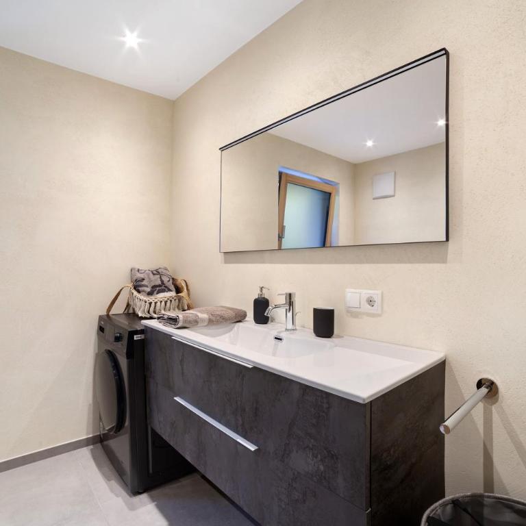 Sina Apartment - Appartamento con 2 Camere da Letto e con Vista Montagna - 13