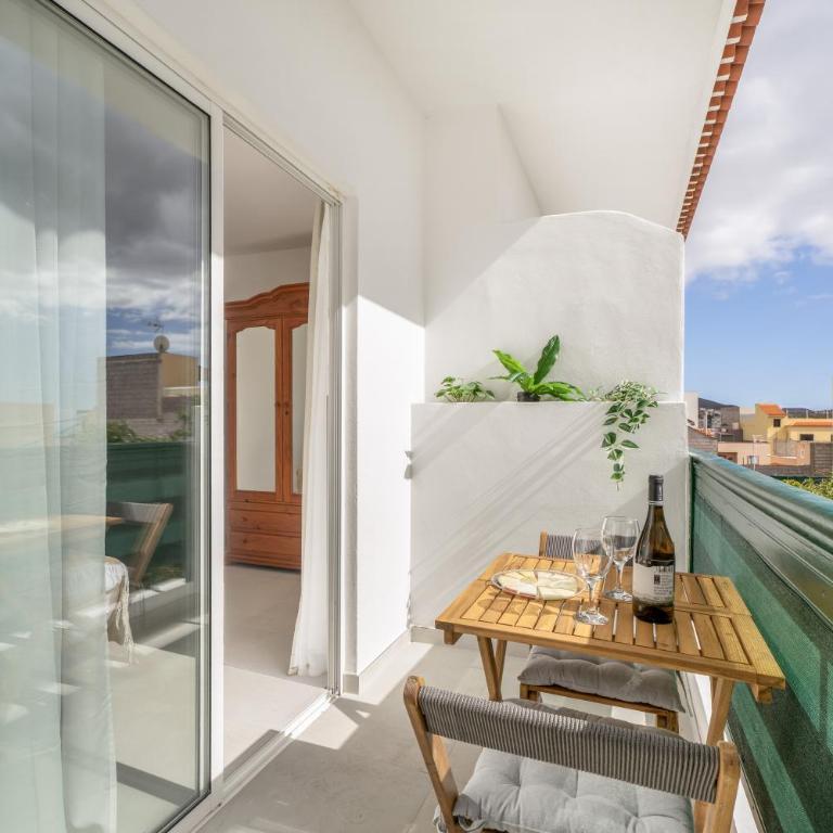 Sunlit Modern Stay - Apartamento Superior de 1 dormitorio con balcón - 3
