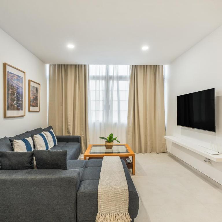 Sunlit Modern Stay - Apartamento Superior de 1 dormitorio con balcón - 2