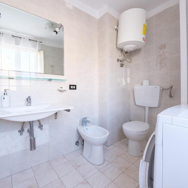Casa Via Medici - Appartamento Deluxe con 2 Camere da Letto e Balcone - 21