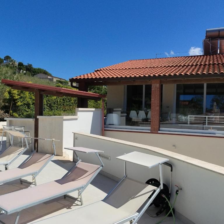 Beautiful View, Heated pool - Villa - 28