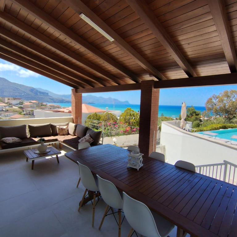 Beautiful View, Heated pool - Villa - 16