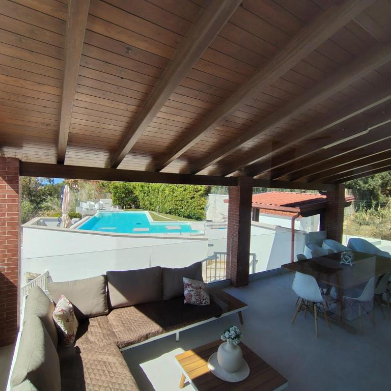 Beautiful View, Heated pool - Villa - 17