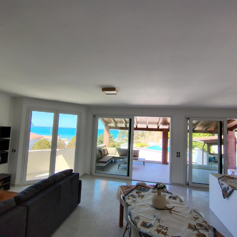 Beautiful View, Heated pool - Villa - 10