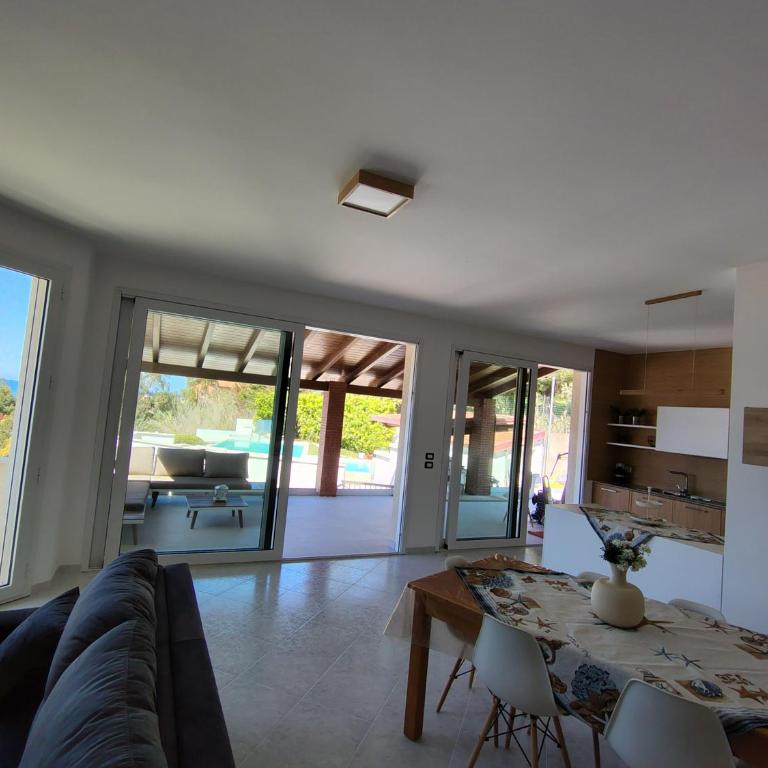 Beautiful View, Heated pool - Villa - 14