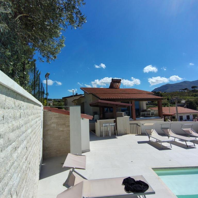 Beautiful View, Heated pool - Villa - 39