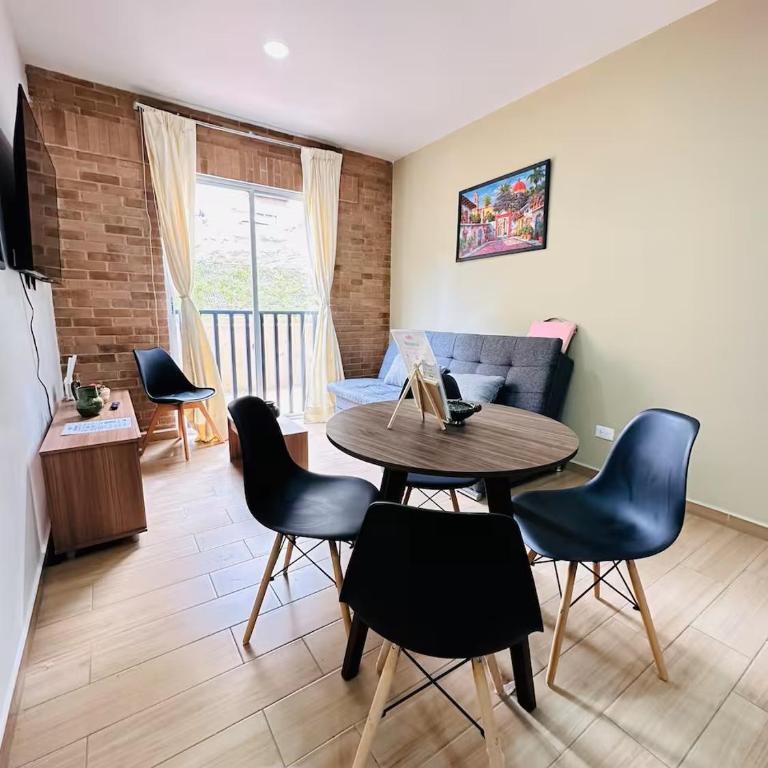 Casa Sto Domingo terraza PB 3KM del centro - Apartamento de 2 dormitorios con terraza - 7